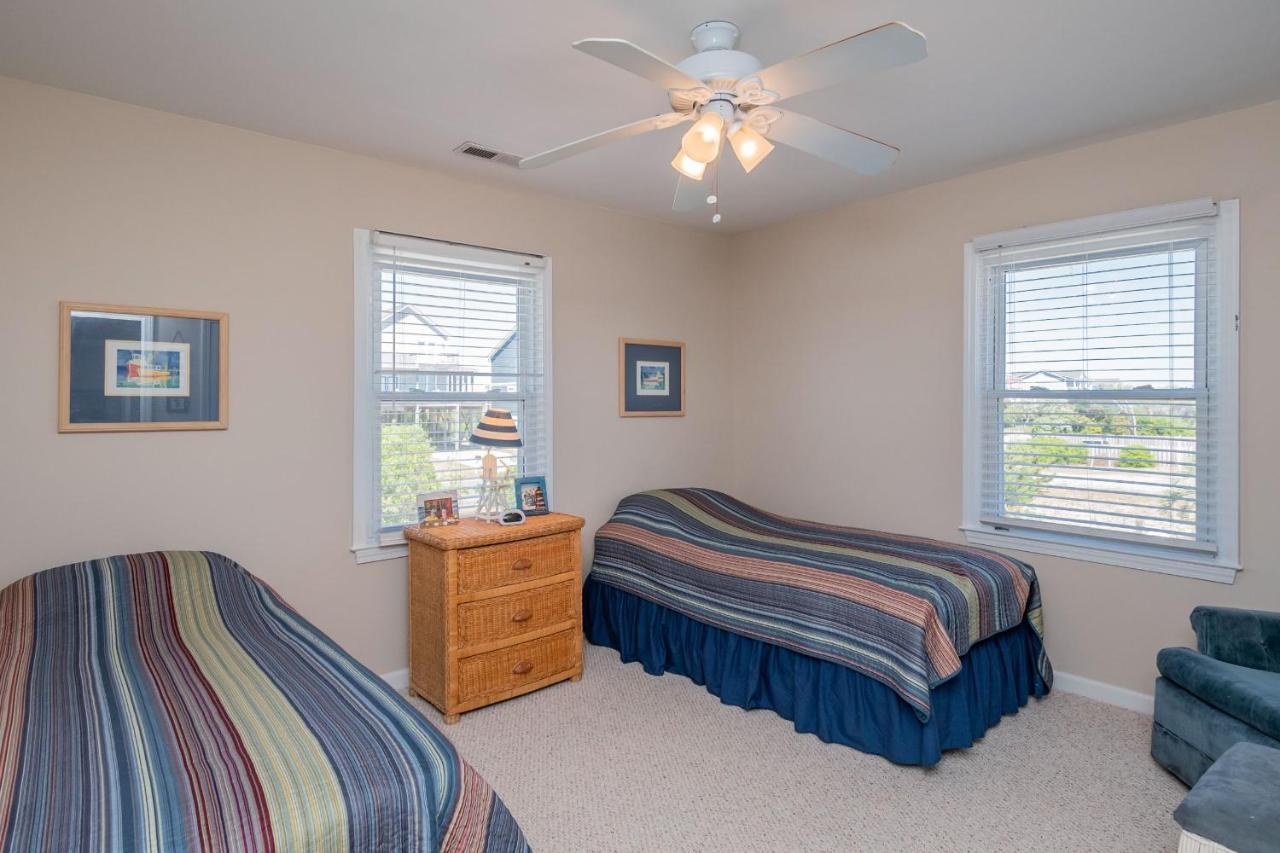 Katie Lou'S Place By Oak Island Accommodations Caswell Beach Exterior foto