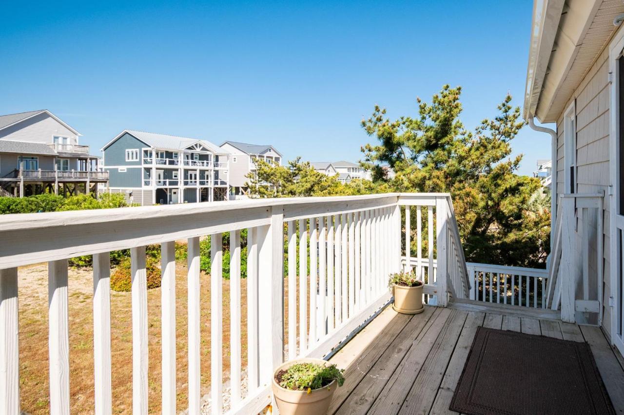 Katie Lou'S Place By Oak Island Accommodations Caswell Beach Exterior foto