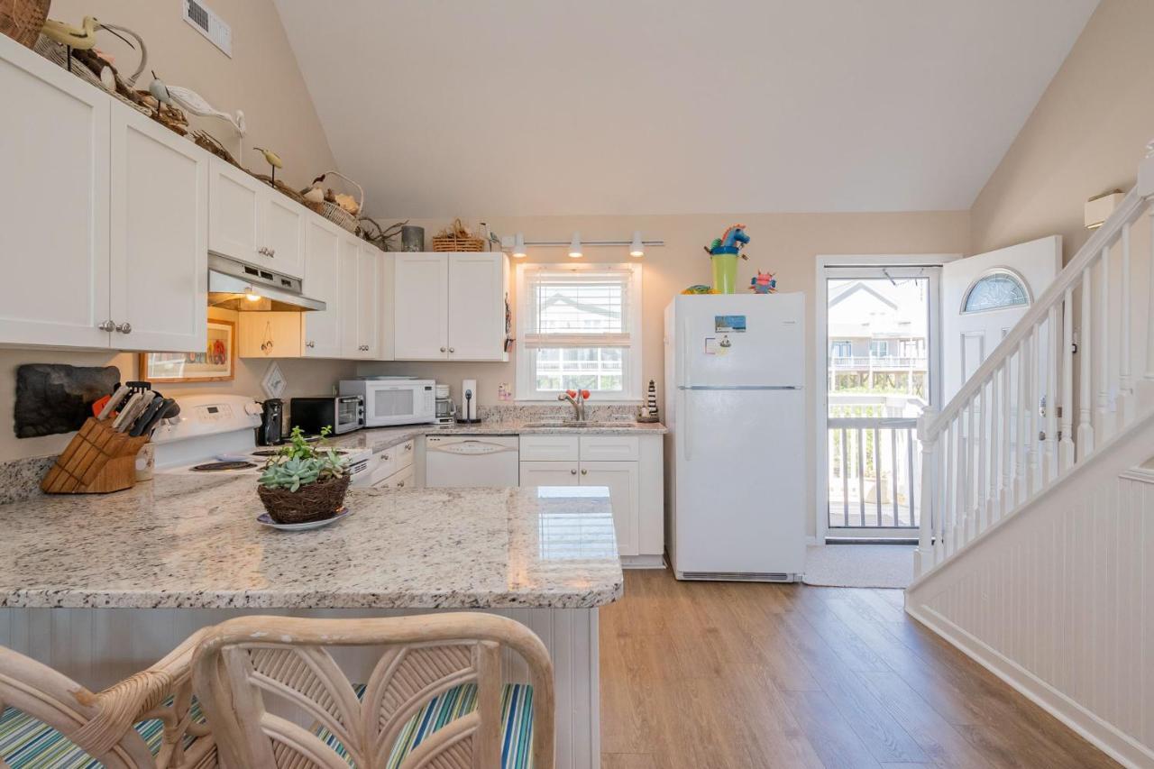 Katie Lou'S Place By Oak Island Accommodations Caswell Beach Exterior foto